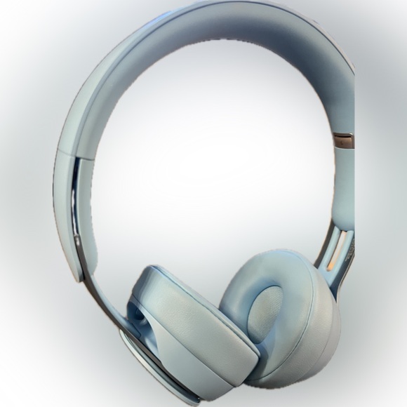 🎵🎵beats by Dre WIRELESS HEADPHONES 🎵🎵 - Picture 1 of 4